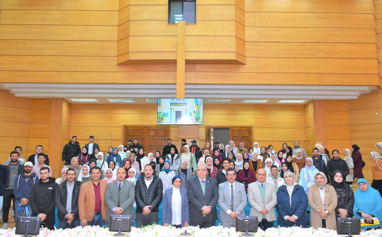 بحضور عميد الكلية تنظيم الندوة التعريفية