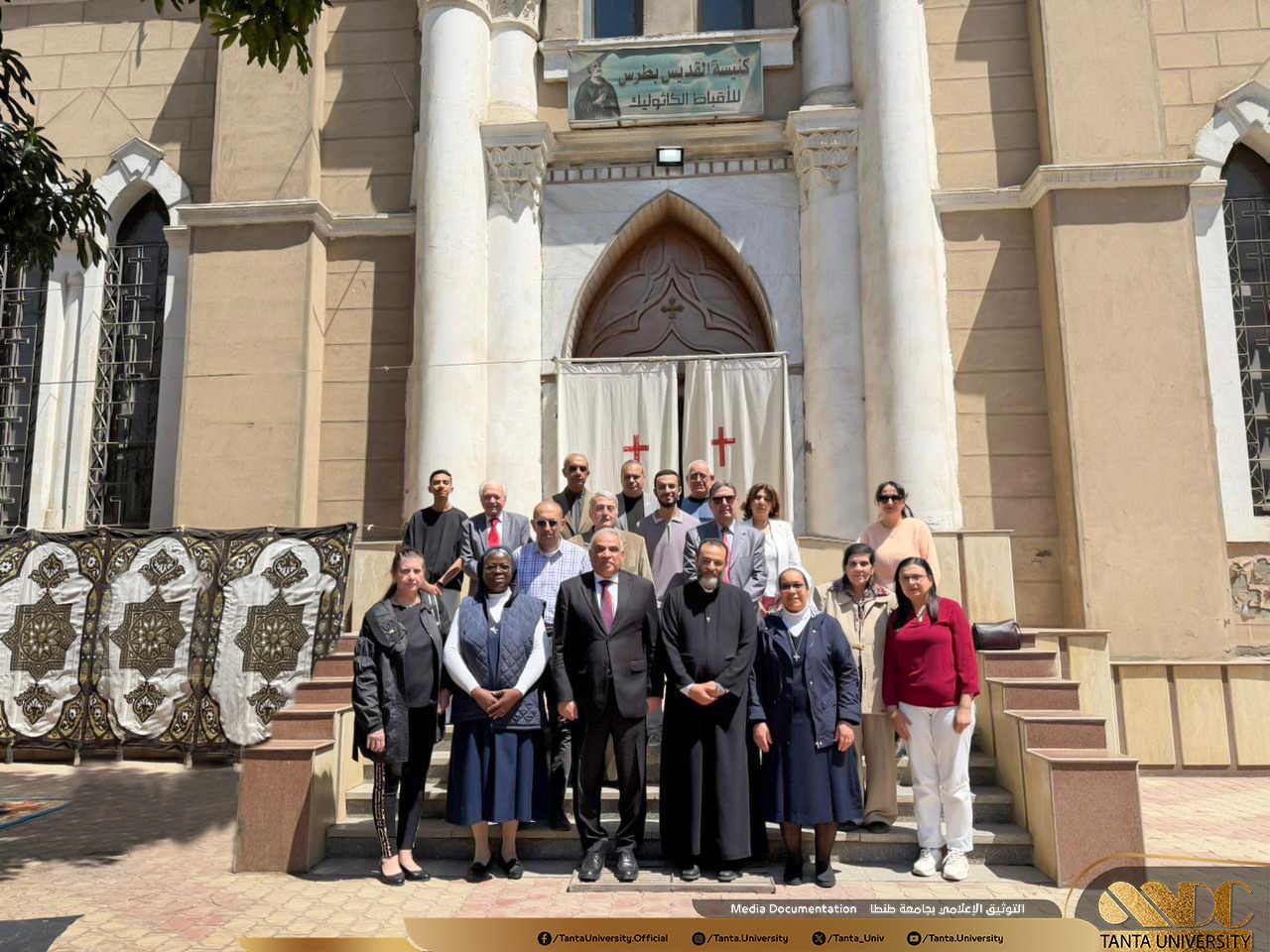 رئيس جامعة طنطا يقدم التهنئة بالكنيسة الكاثوليكية بمحافظة الغربية  