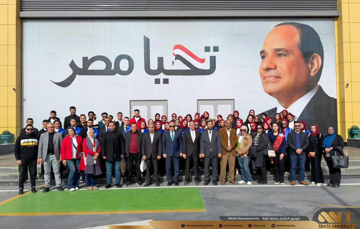 على رأس وفد يضم ١٠٠ طالب من الاتحادات الطلابية والطلاب المتميزين بالجامعة:    رئيس جامعة طنطا يزور عددا من الأجنحة الوطنية بمعرض القاهرة الدولي للكتاب