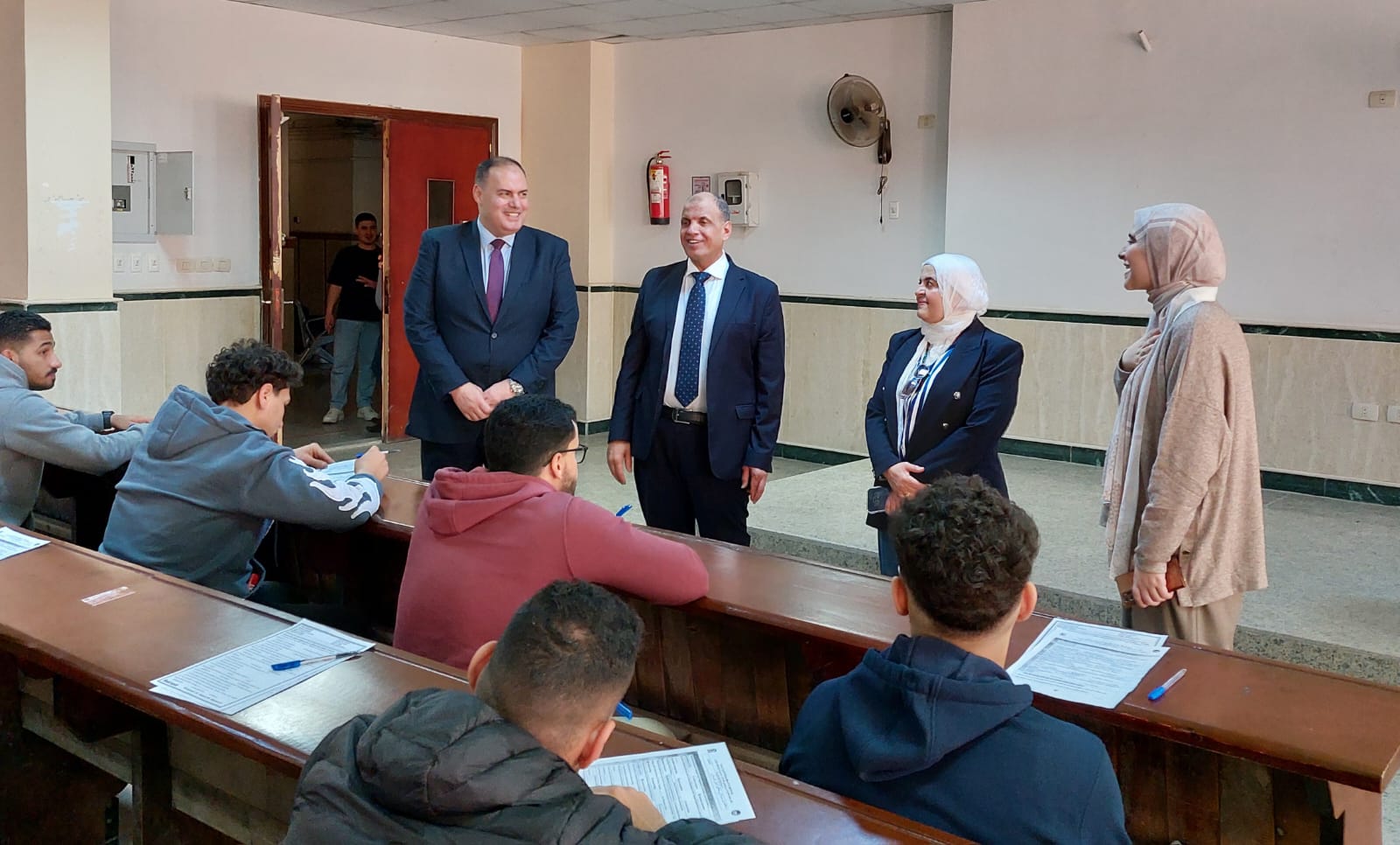 في أولى أيام امتحانات الميد تيرم للبرامج المميزة بآداب طنطا