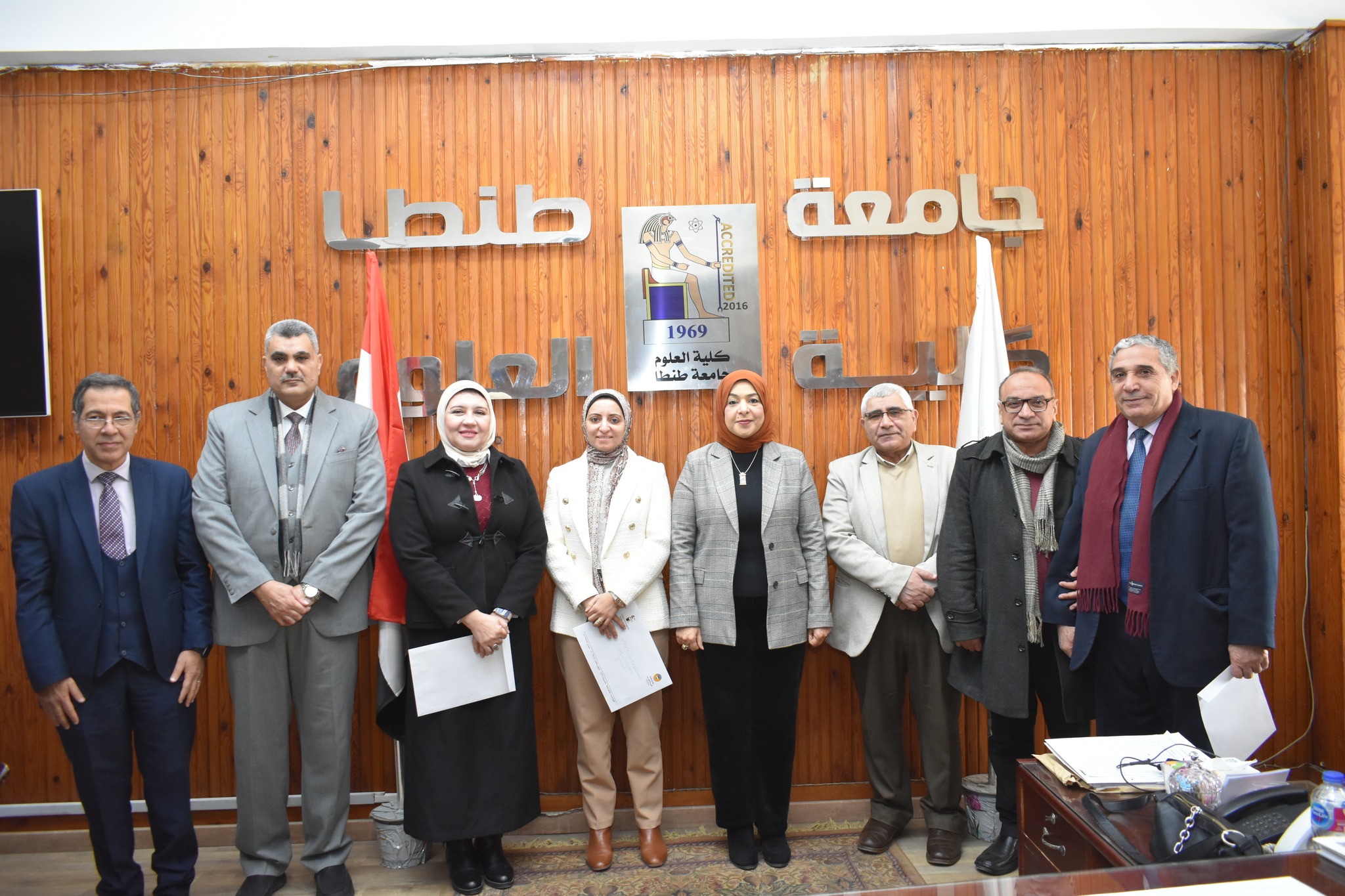 مجلس علوم طنطا يكرم عميدالكلية السابق ومديري وحدة ضمان الجودة بالكلية السابقين ورئيس مجلس قسم الفيزياء ومنسقي برامج الفيزياء وعلوم المواد بقسم الفيزياء 