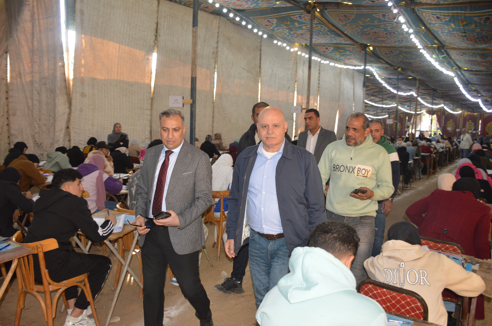 عميد تربية طنطا ووكلاؤه يتفقدون سير امتحانات طلاب الفرق الدراسية الأربعة