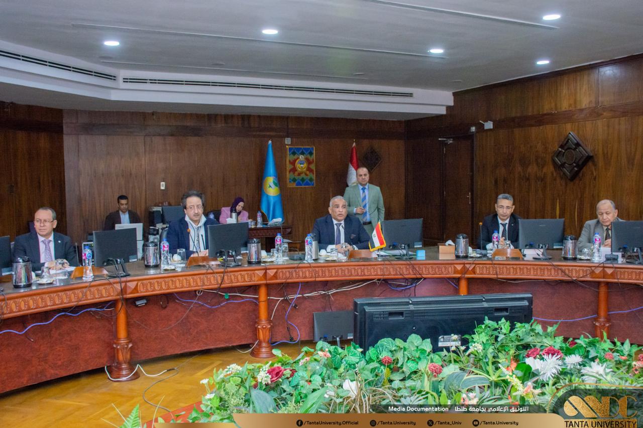 رئيس جامعة طنطا يعلن الخطة الاستراتيجية والتنفيذية المتكاملة لترشيد استهلاك الطاقة وتعظيم كفاءة استخدام الموارد