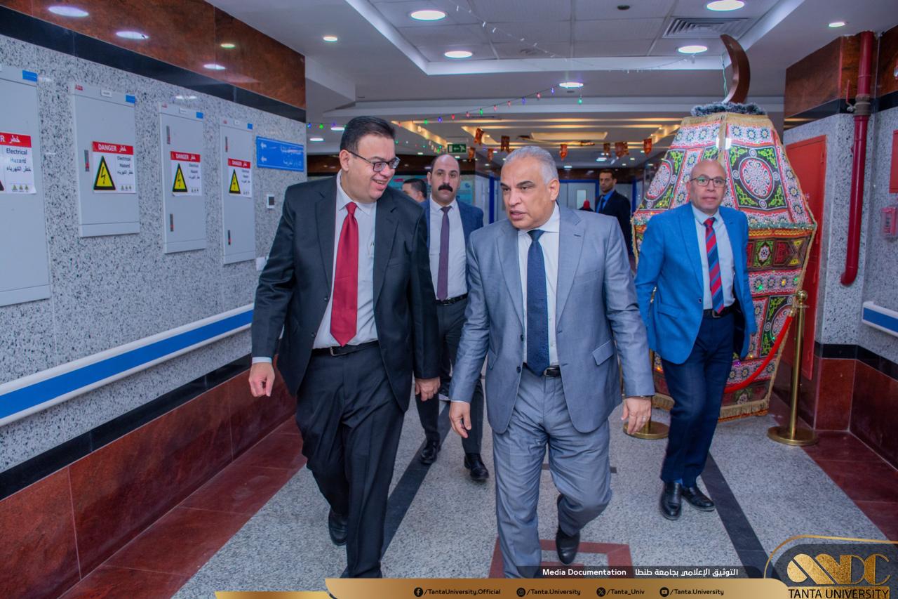 رئيس جامعة طنطا يتفقد المستشفيات الجامعية للاطمئنان على الجاهزية القصوى خلال إجازة عيد الفطر