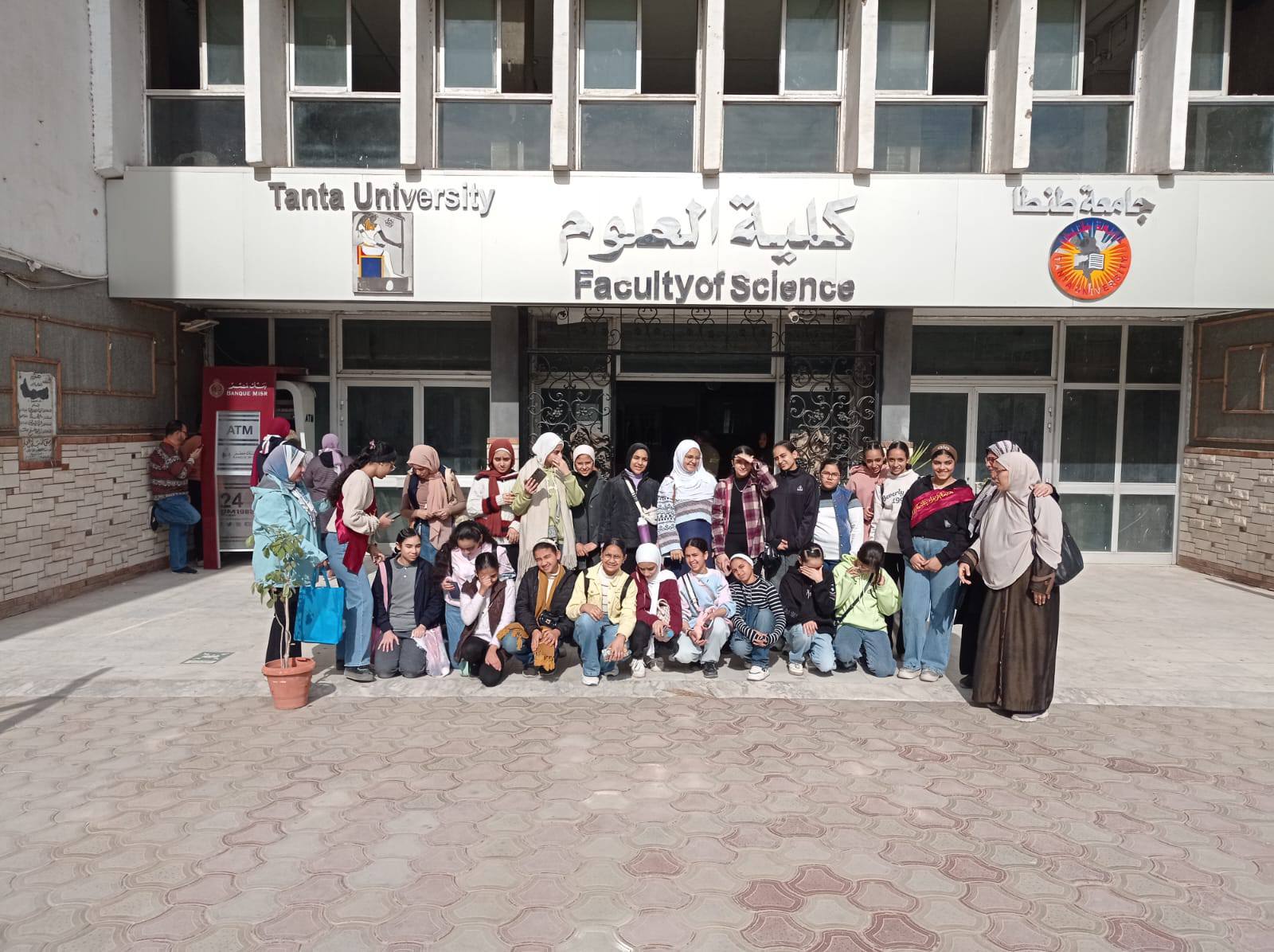 علوم طنطا تستقبل طالبات مدرسة الزهراء الإعدادية بنات في زيارة تعليمية لمتحفي علم الحيوان والجيولوجيا