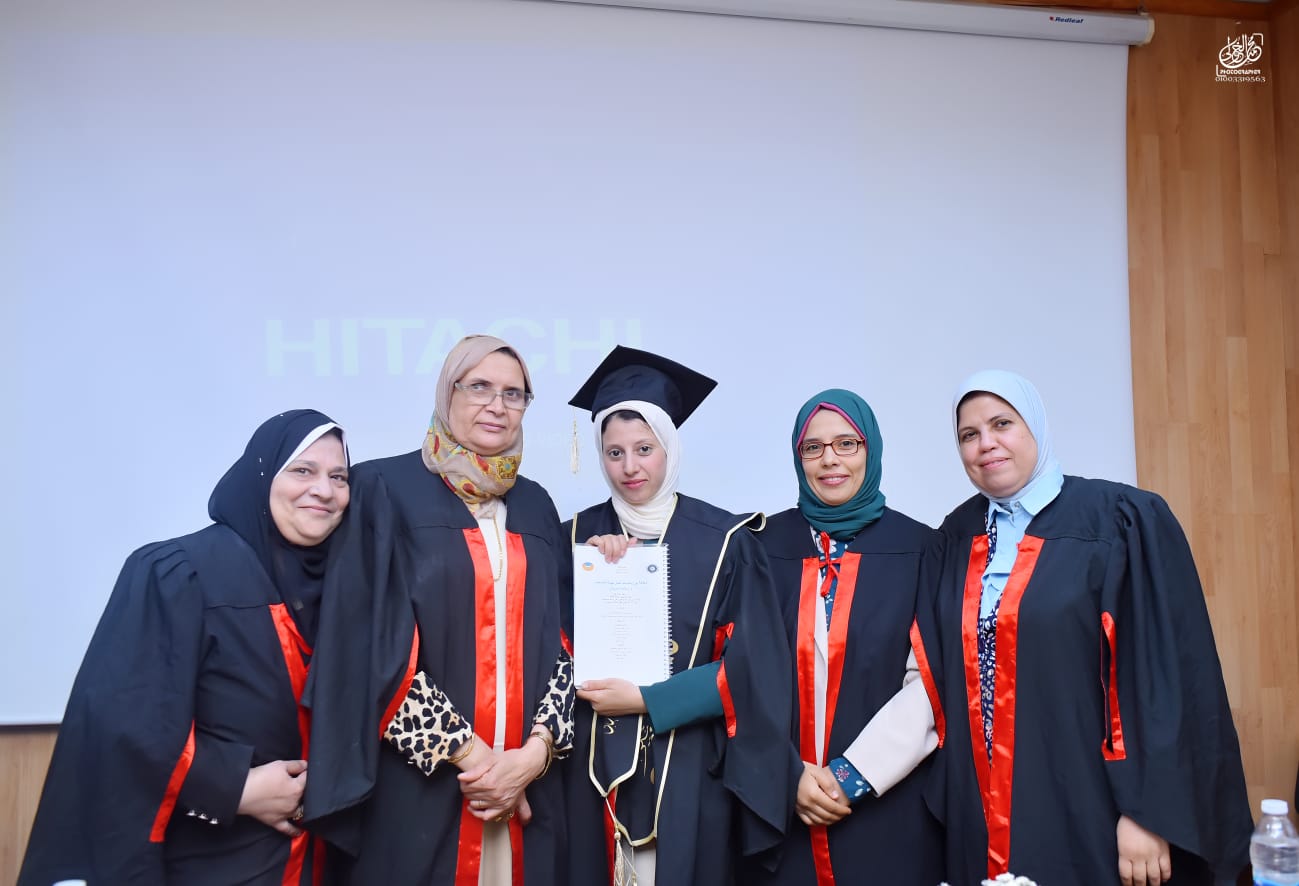 انعقاد المناقشة العلنية لرسالة ماجستير الباحثة ايمان حمدى محمد الكرداوي بقسم إدارة التمريض 