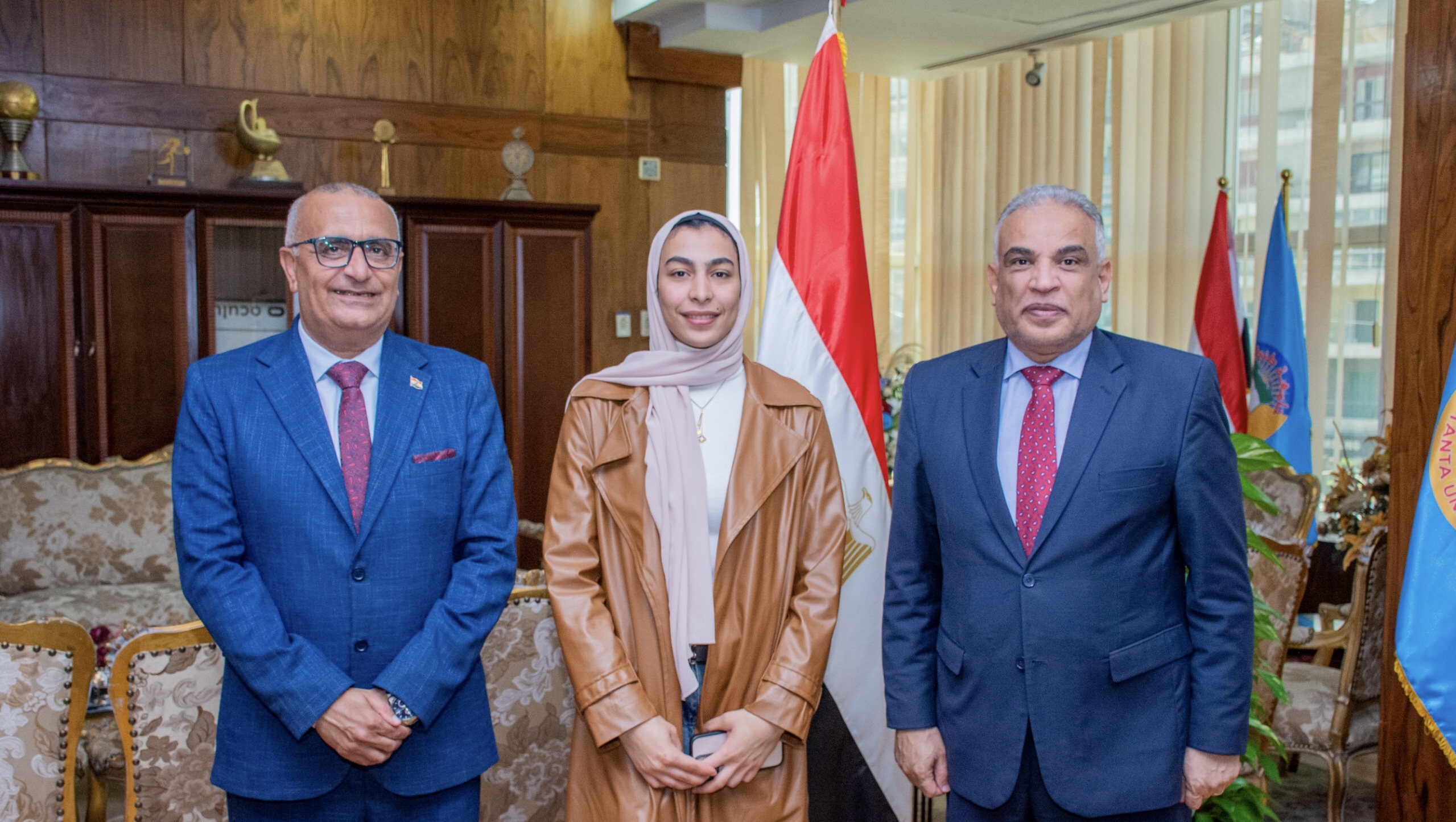 رئيس جامعة طنطا يستقبل الطالبة الحاصلة على رابع العالم لناشئي رفع الاثقال 