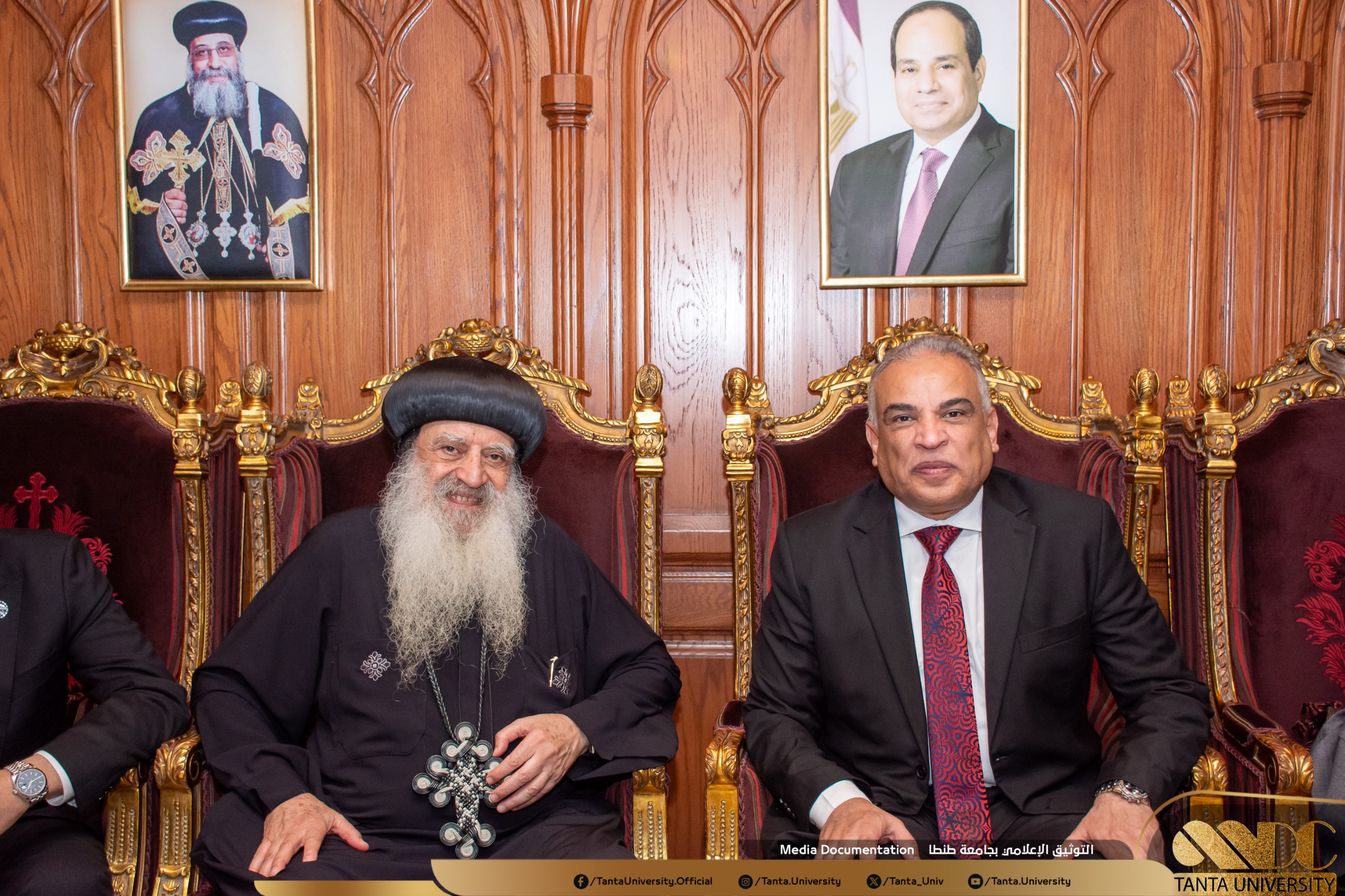 رئيس جامعة طنطا يقدم التهنئة للأنبا بولا بمقر  مطرانية طنطا بمناسبة عيد القيامة المجيد