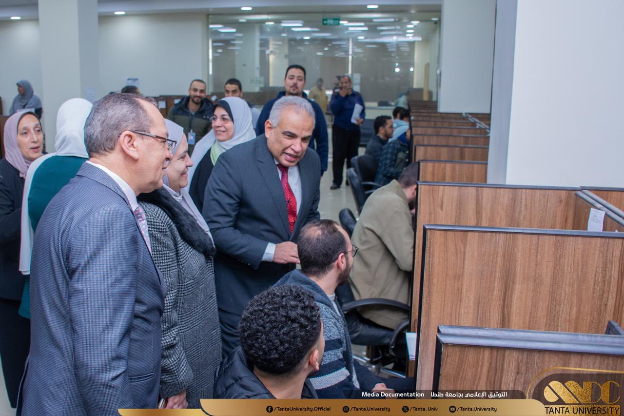 الدكتور محمد حسين يجري جولة تفقدية موسعة لمتابعة سير أعمال الامتحانات