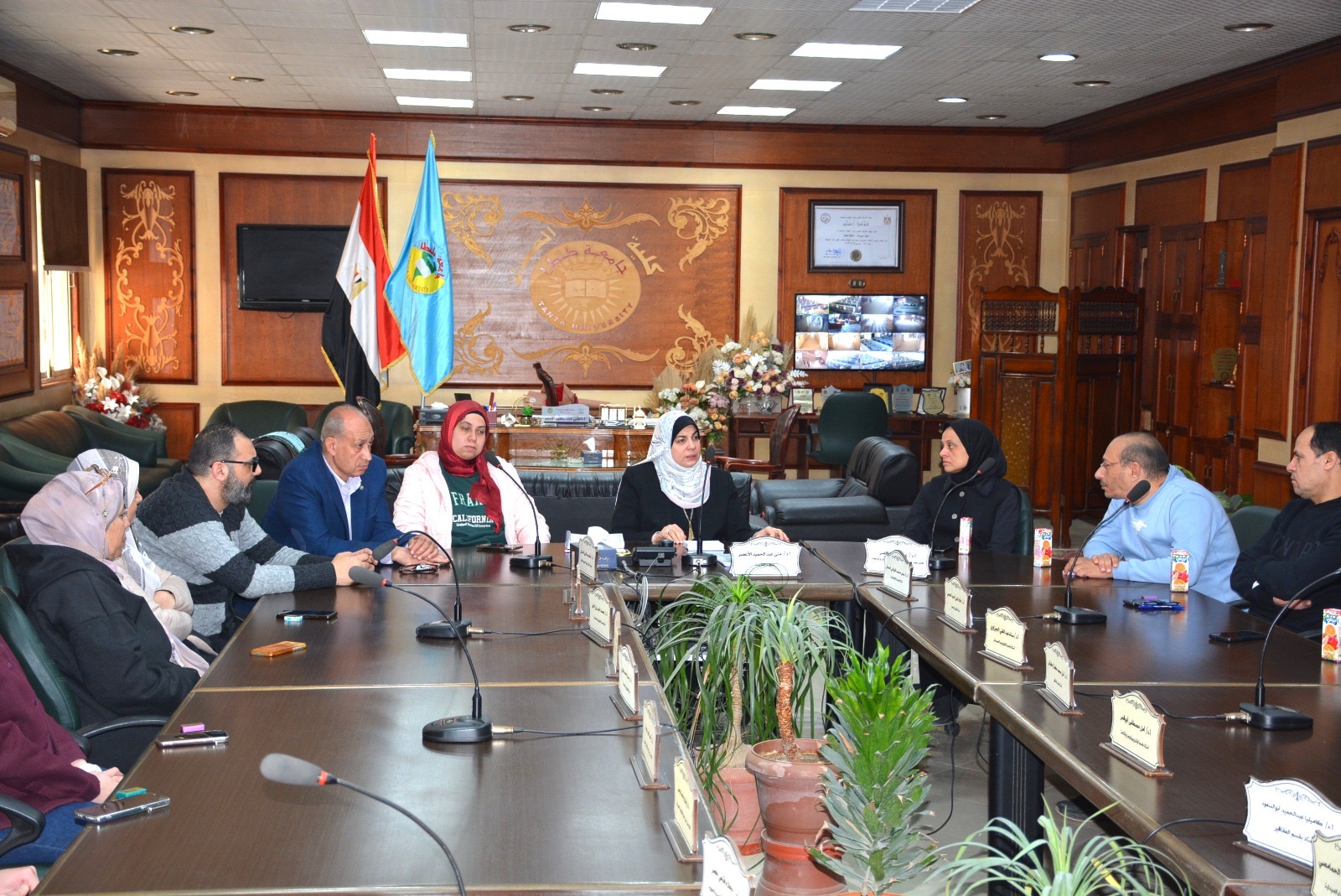 صيدلة طنطا تعقد اجتماعًا لمتابعة تطبيق إجراءات ترشيد استهلاك الطاقة