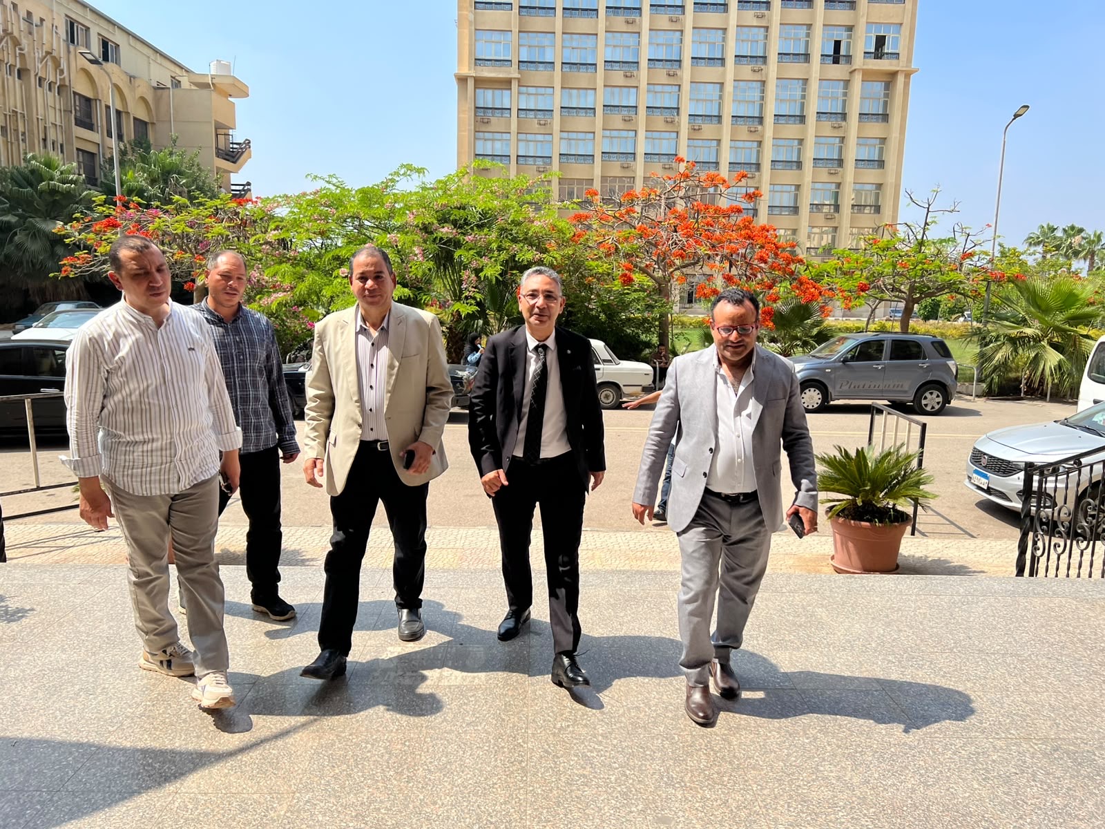 نائب رئيس جامعة طنطا للدراسات العليا والبحوث يتفقد امتحانات الدراسات العليا بكليتي الحقوق والزراعة
