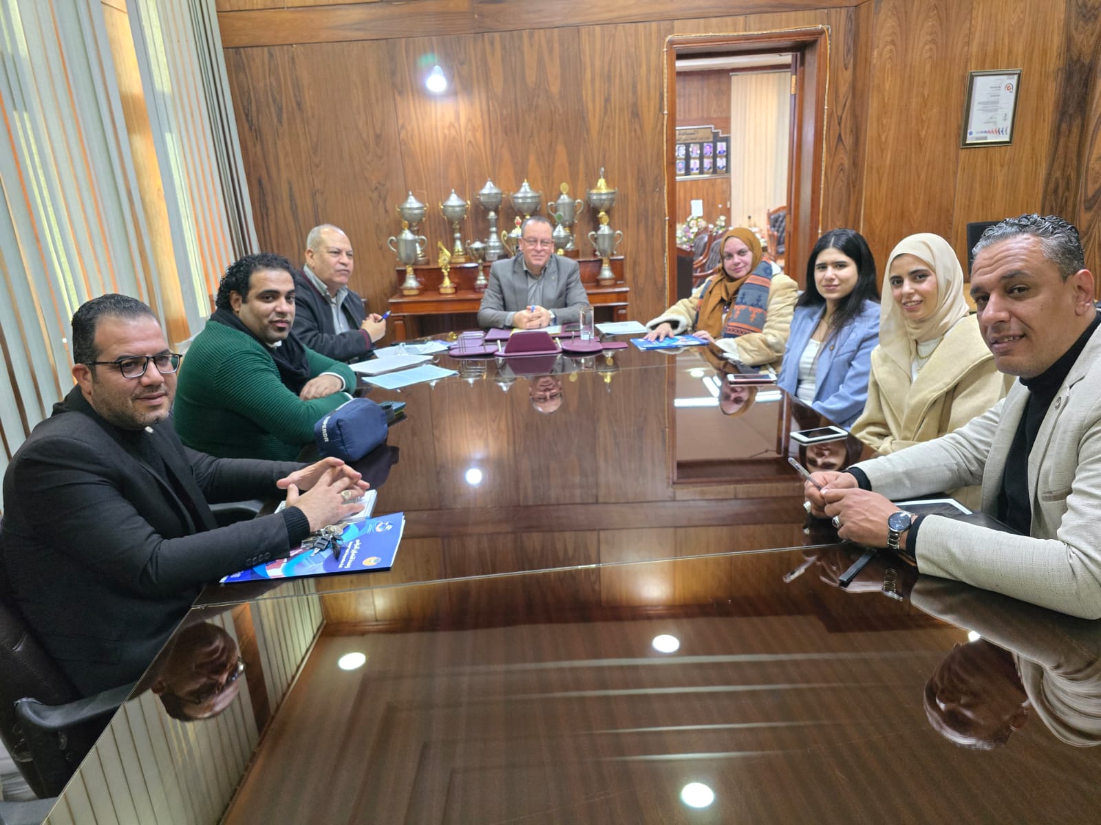 بحضور نائبي رئيس جامعة طنطا:  اجتماع تنسيقي بجامعة طنطا لتطوير منظومة الخدمات المقدمة للطلاب الوافدين