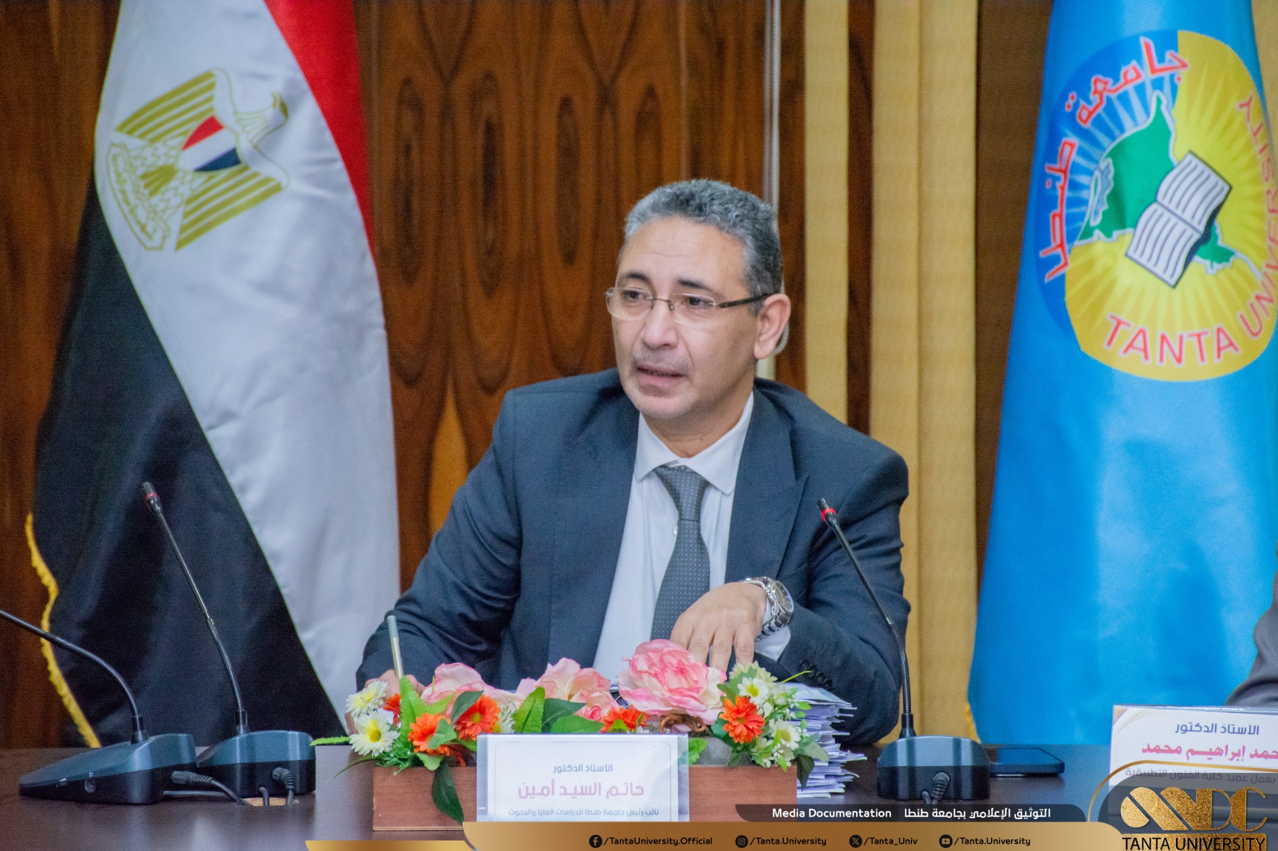 السيد الأستاذ الدكتور / حاتم أمين يترأس الاجتماع الشهري لمجلس الدراسات العليا والبحوث بجامعة طنطا