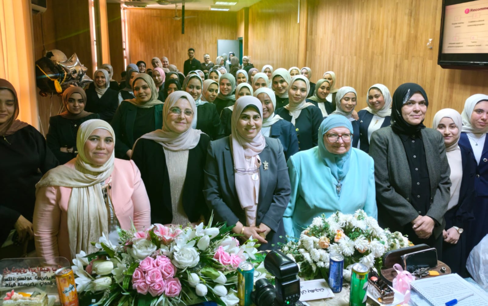 مناقشة مشروع التخرج (2) وذلك لشعبه تمريض حديثي الولادة ذوي الحالات الحرجة ببرنامج البكالوريوس في علوم التمريض (التخصصي) كلية التمريض جامعة طنطا