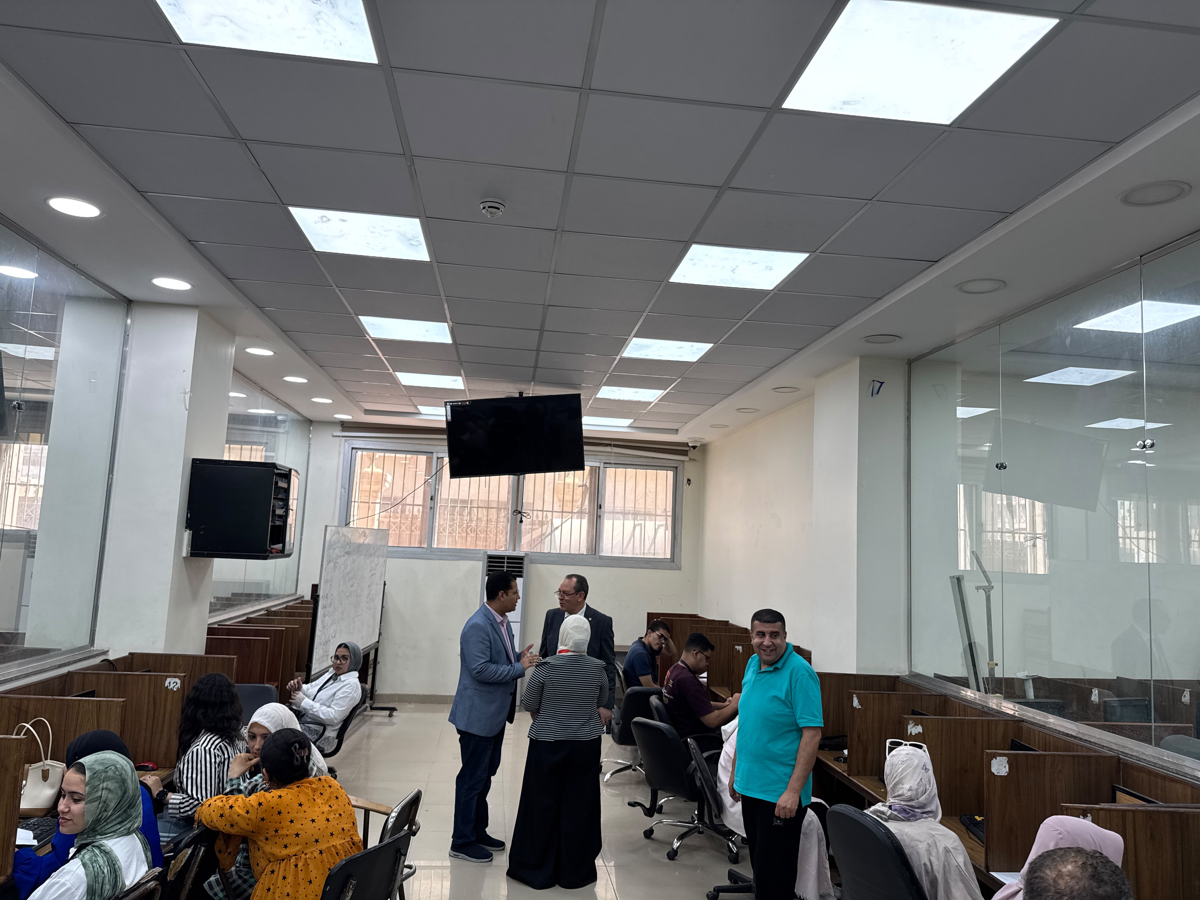 نائب رئيس جامعة طنطا لشئون التعليم والطلاب يتفقد أعمال التنسيق بالمكتبة المركزية وكلية الصيدلة 