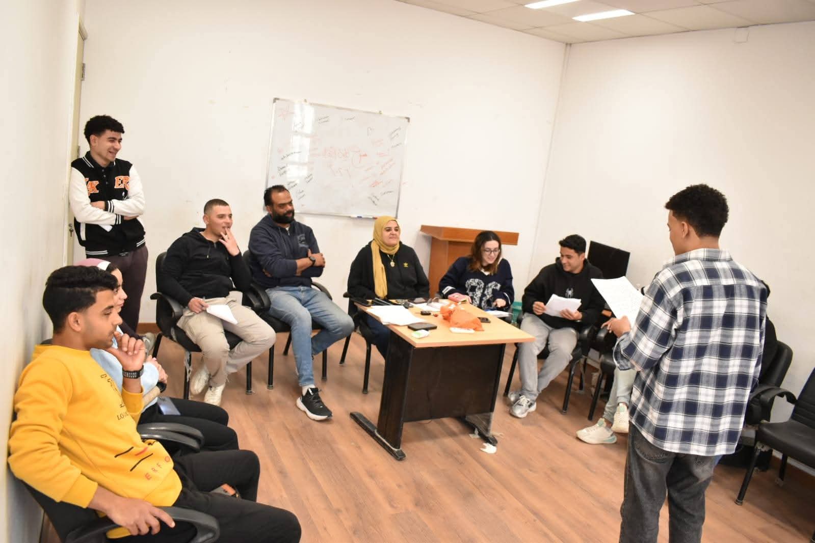 آداب طنطا تُجري اختبارات الانضمام لفريق المسرح للعام الجامعي 2025/2026 بسفارة المعرفة بالكلية