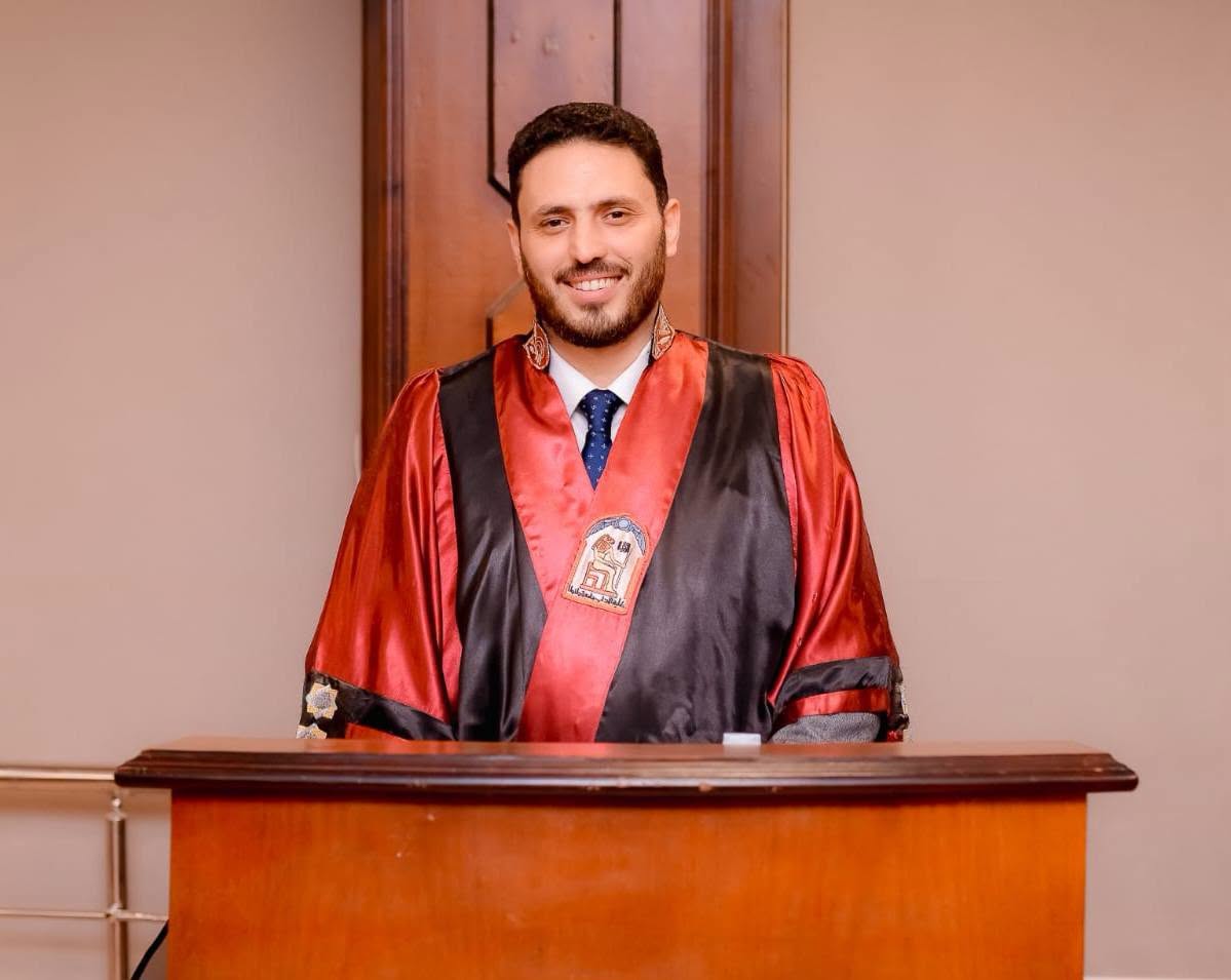 مناقشة رسالة الماجستير للباحث محمد محمود الشاذلي بقسم اللغة العربية بآداب طنطا