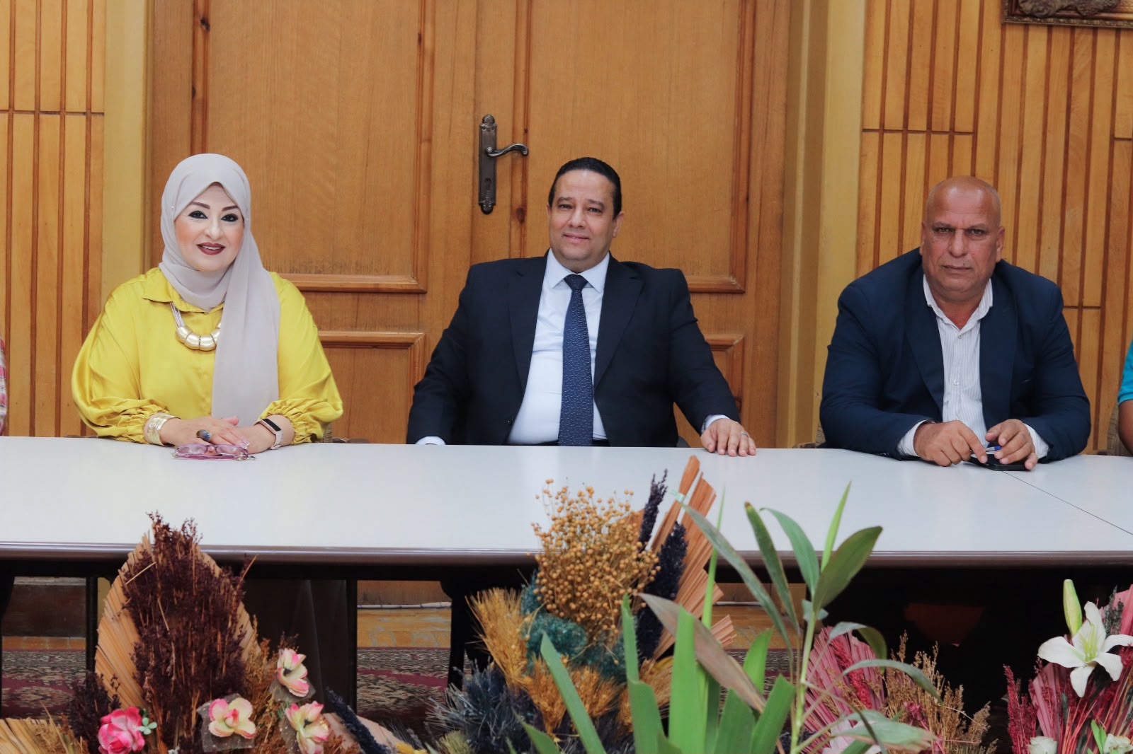 القائم بعمل عميد الكلية يلتقي بإدارة رعاية الشباب لبحث خطة الأنشطة الطلابية للعام الجامعي الجديد 2026/2027