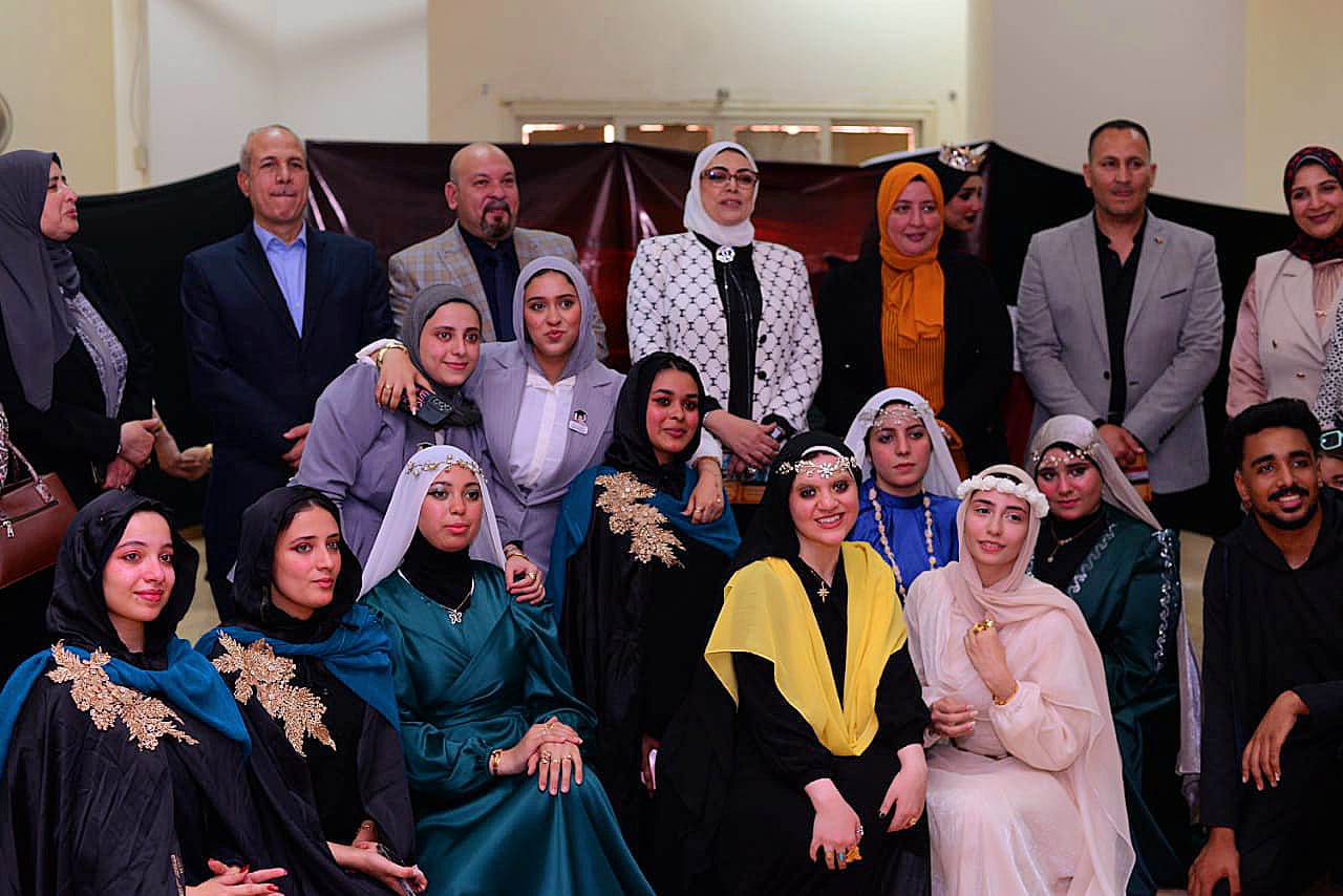 التقييم النهائي لطلاب الفرقة الرابعة  ببرنامج إعداد أخصائي المسرح المدرسي لمقرر «مشروع التخرج»