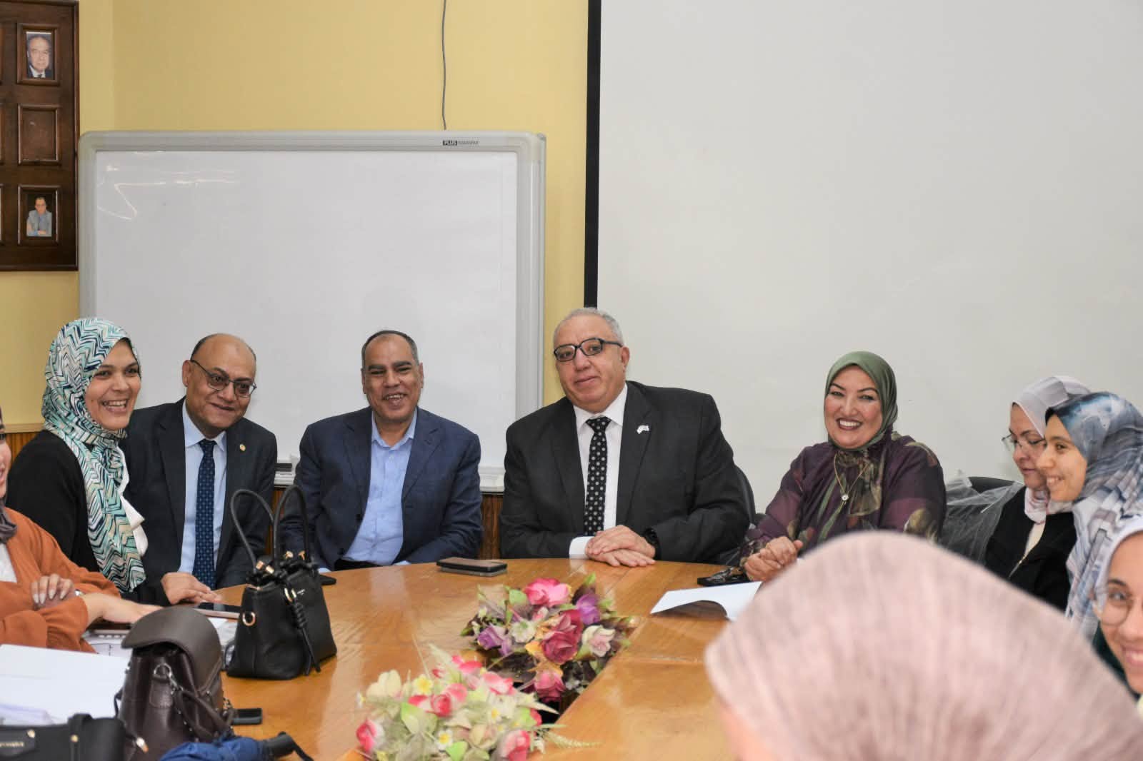 نحو دعم طريق الاعتماد البرامجي.. زيارة الدعم الفني لمركز ضمان الجودة بـ 