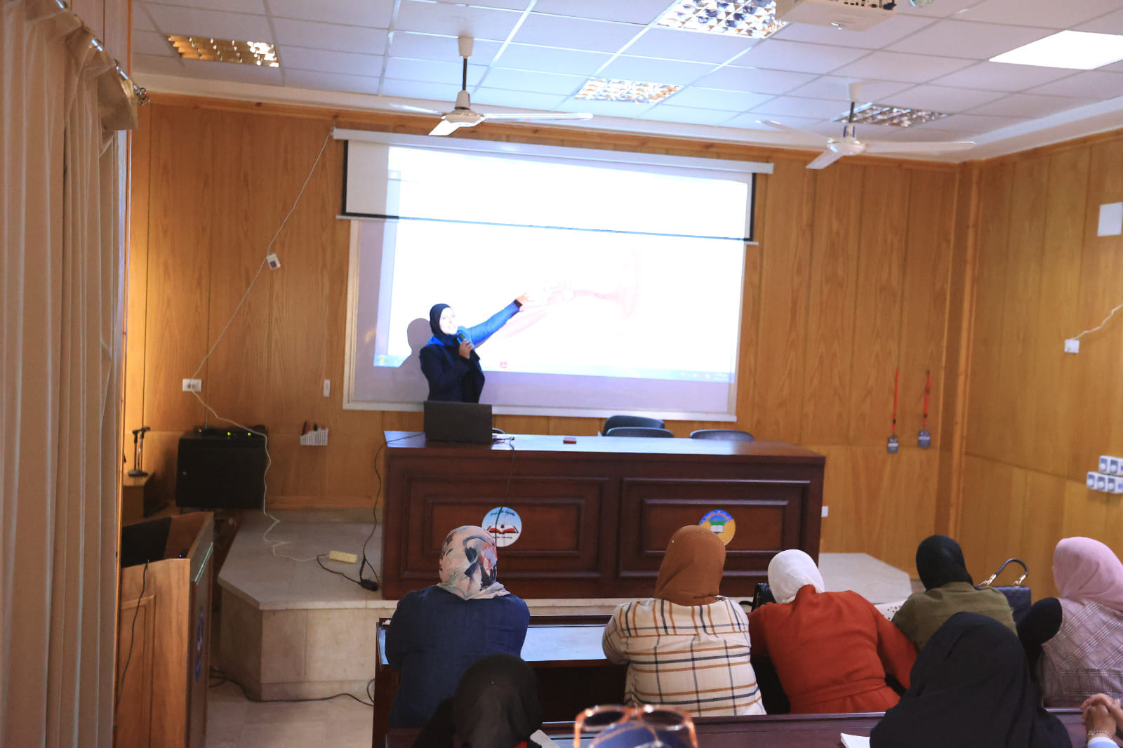مقدمة عن التخاطب وعلاج الخنف أولى محاضرات دورة تدريبية عن اضطرابات ...