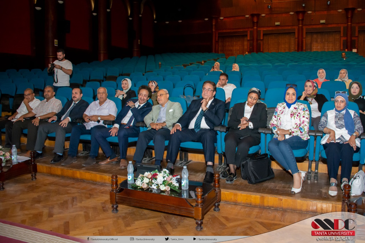  رئيس جامعة طنطا يتابع الاستعدادات النهائية لاحتفالات ختام فعاليات اليوبيل الذهبي 