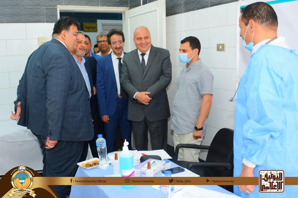قافلة رئاسة الوزراء وجامعة طنطا تقدم الرعاية الطبية للمرضى بمحافظة قنا   